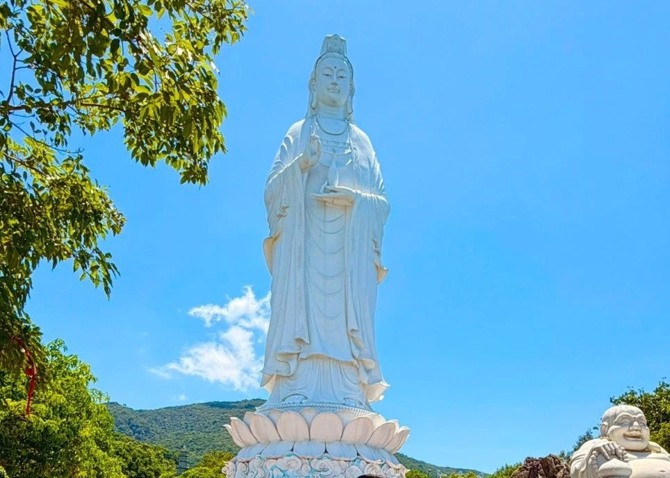 峴港 山茶半島 觀音像