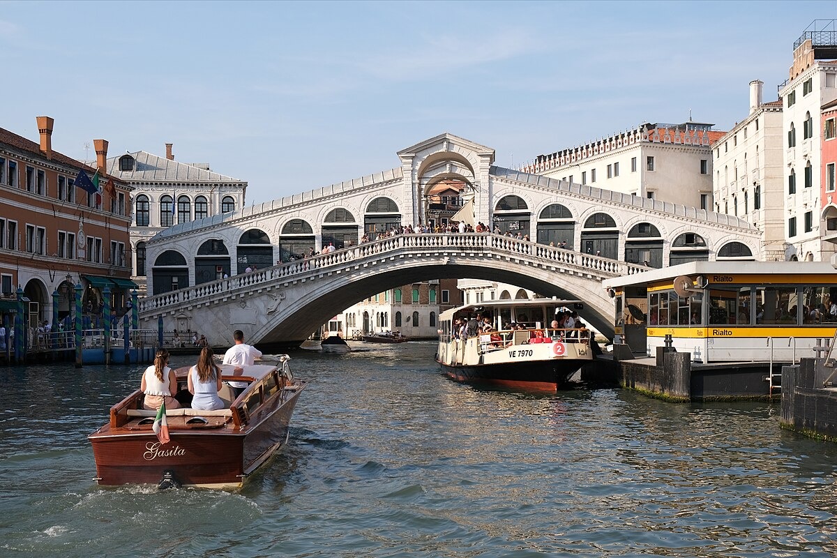 里奧托橋 (Rialto Bridge)