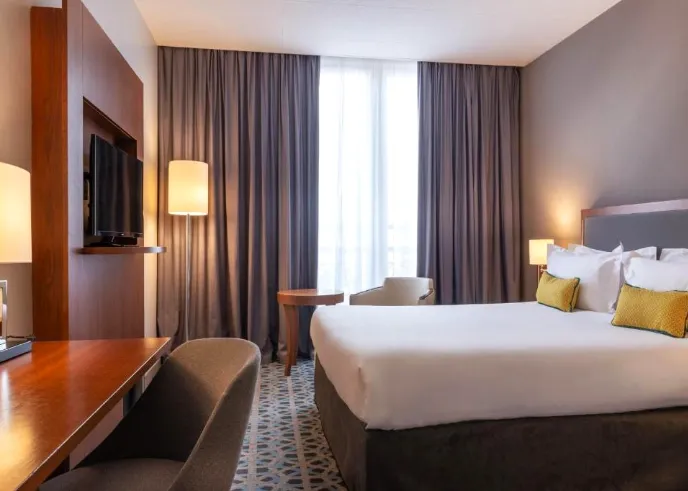 英法 巴黎共和皇冠假日酒店Crowne Plaza (2)