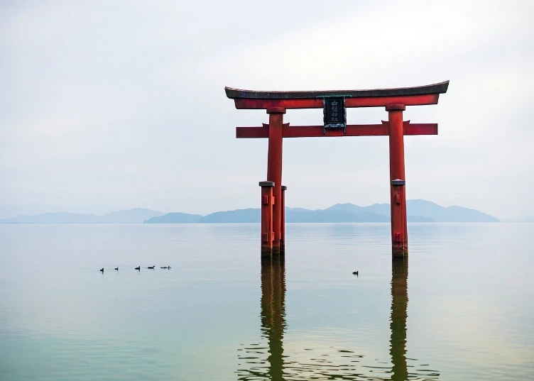 關西 白鬚神社湖中鳥居